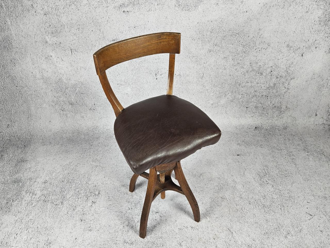 SWIVEL BAR STOOL