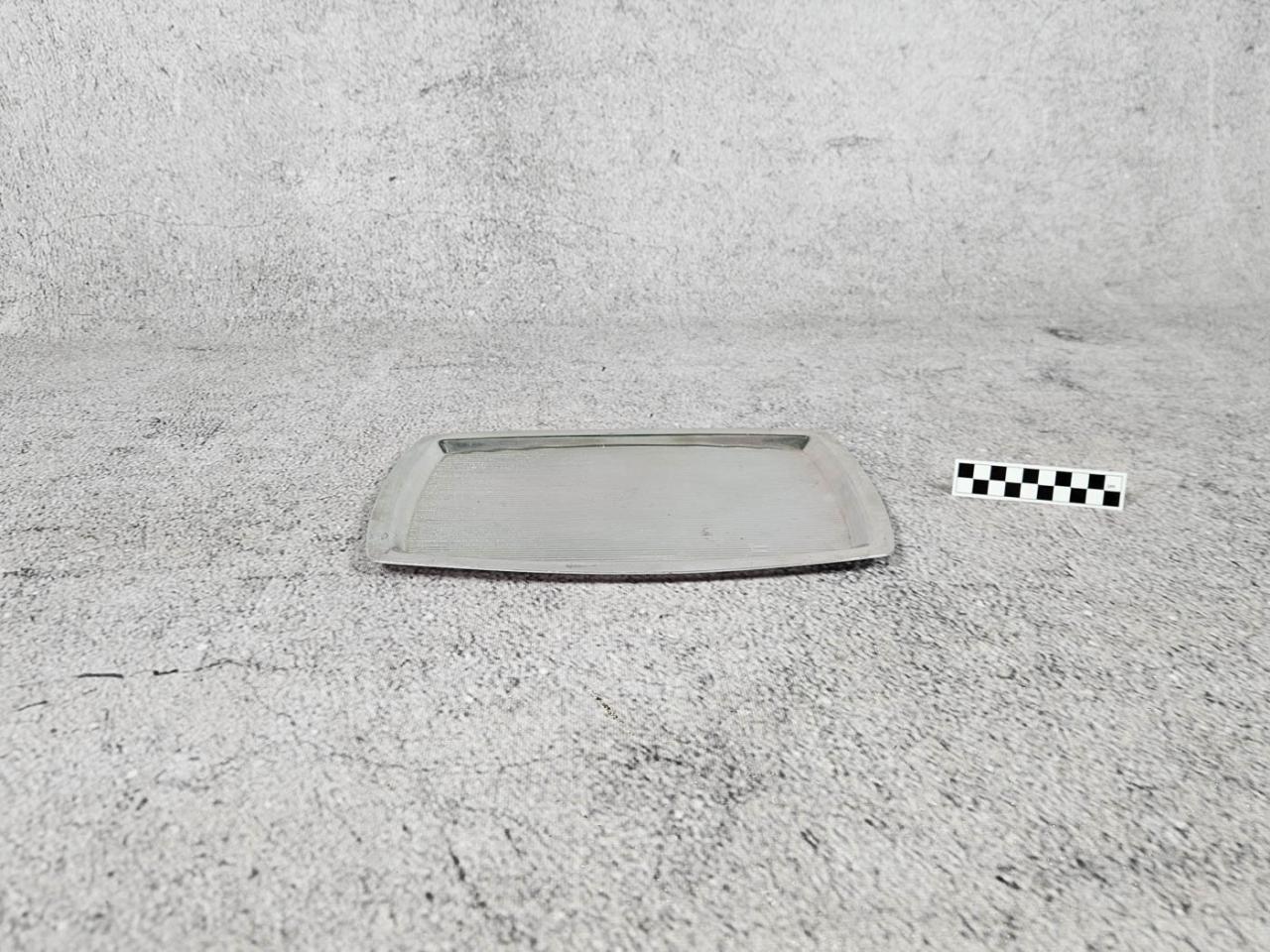 TRAY