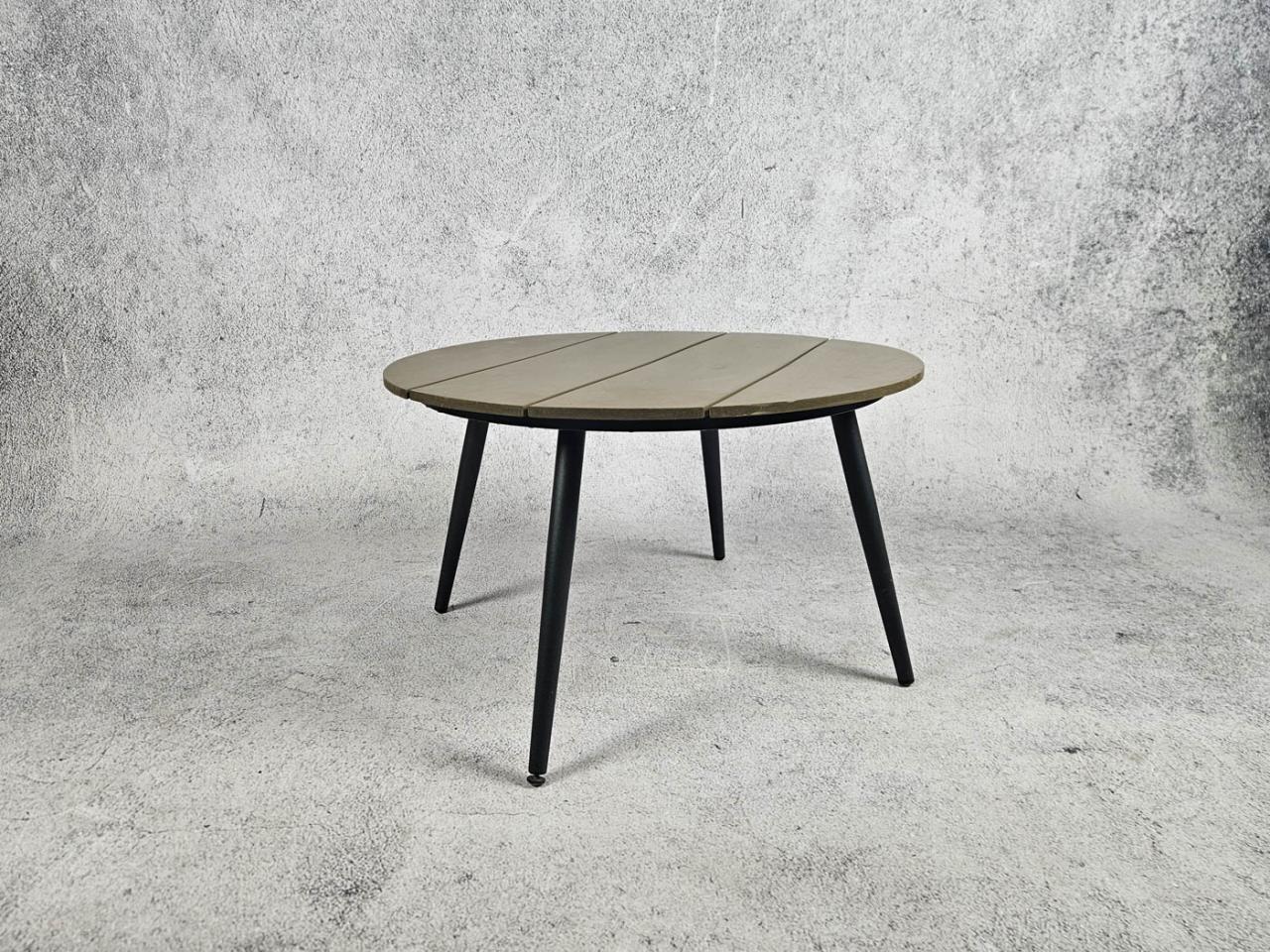 GARDEN TABLE
