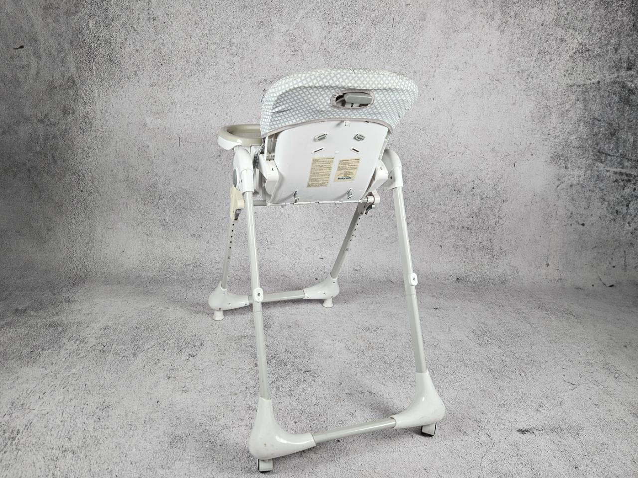 HIGH CHAIR