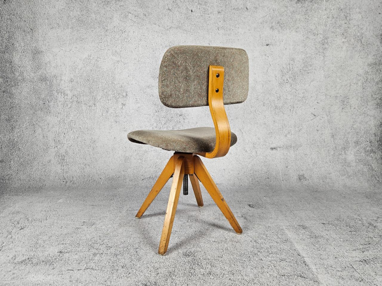 OFFICE SWIVEL CHAIR