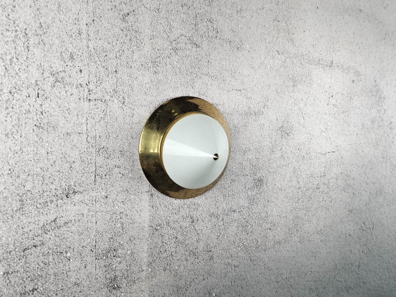 CEILING LIGHT