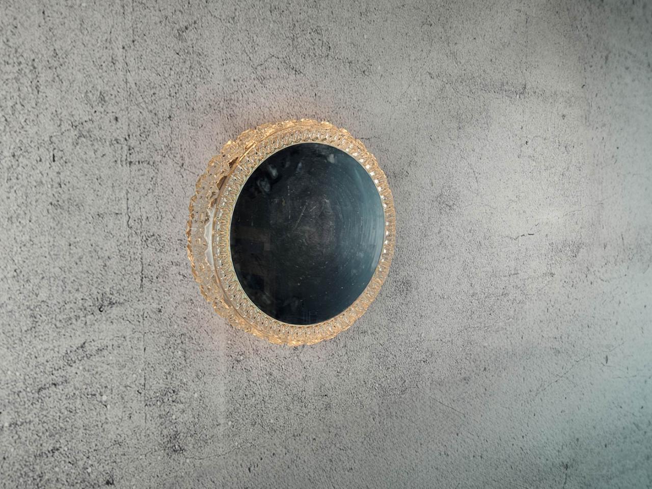 CEILING LIGHT