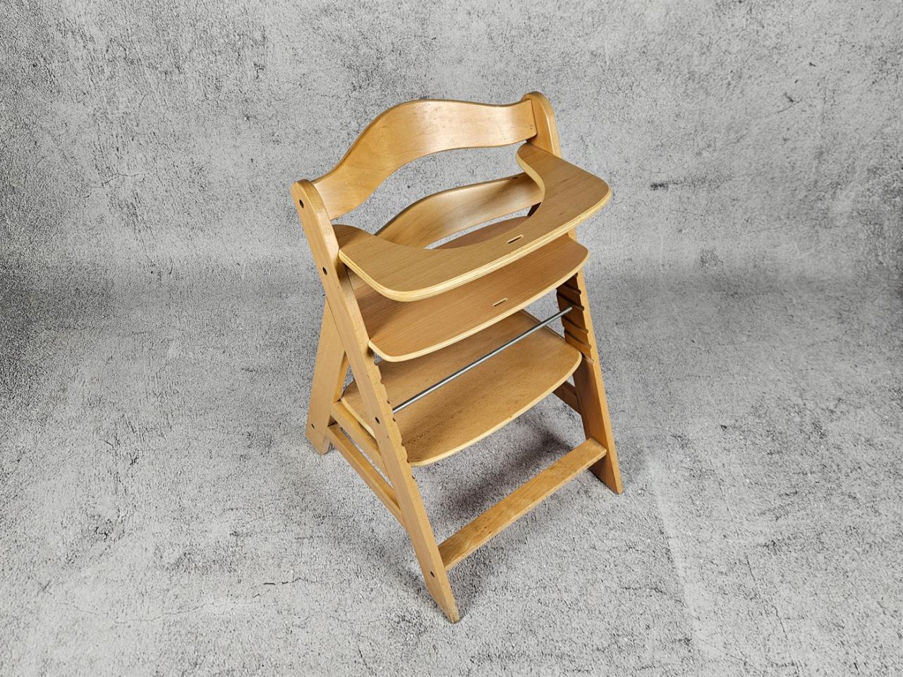 FEEDING CHAIR