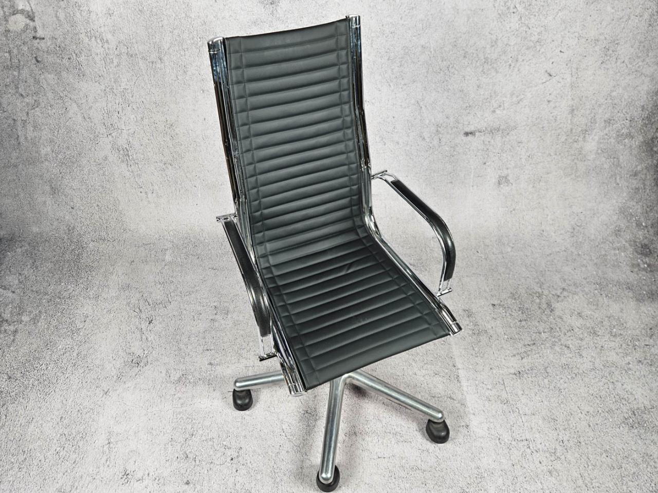 SWIVEL OFFICE CHAIR