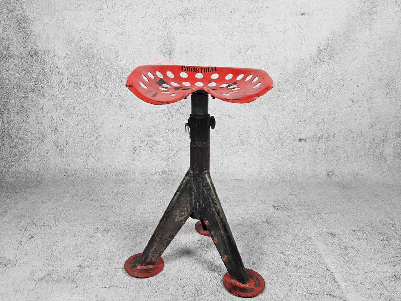 BAR STOOL