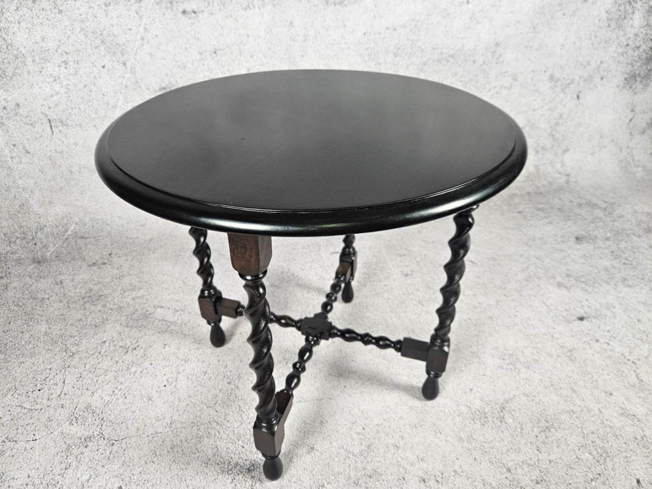 SMALL TABLE