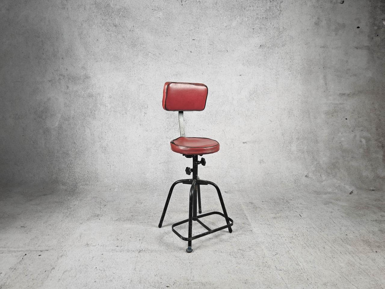 BARBER STOOL