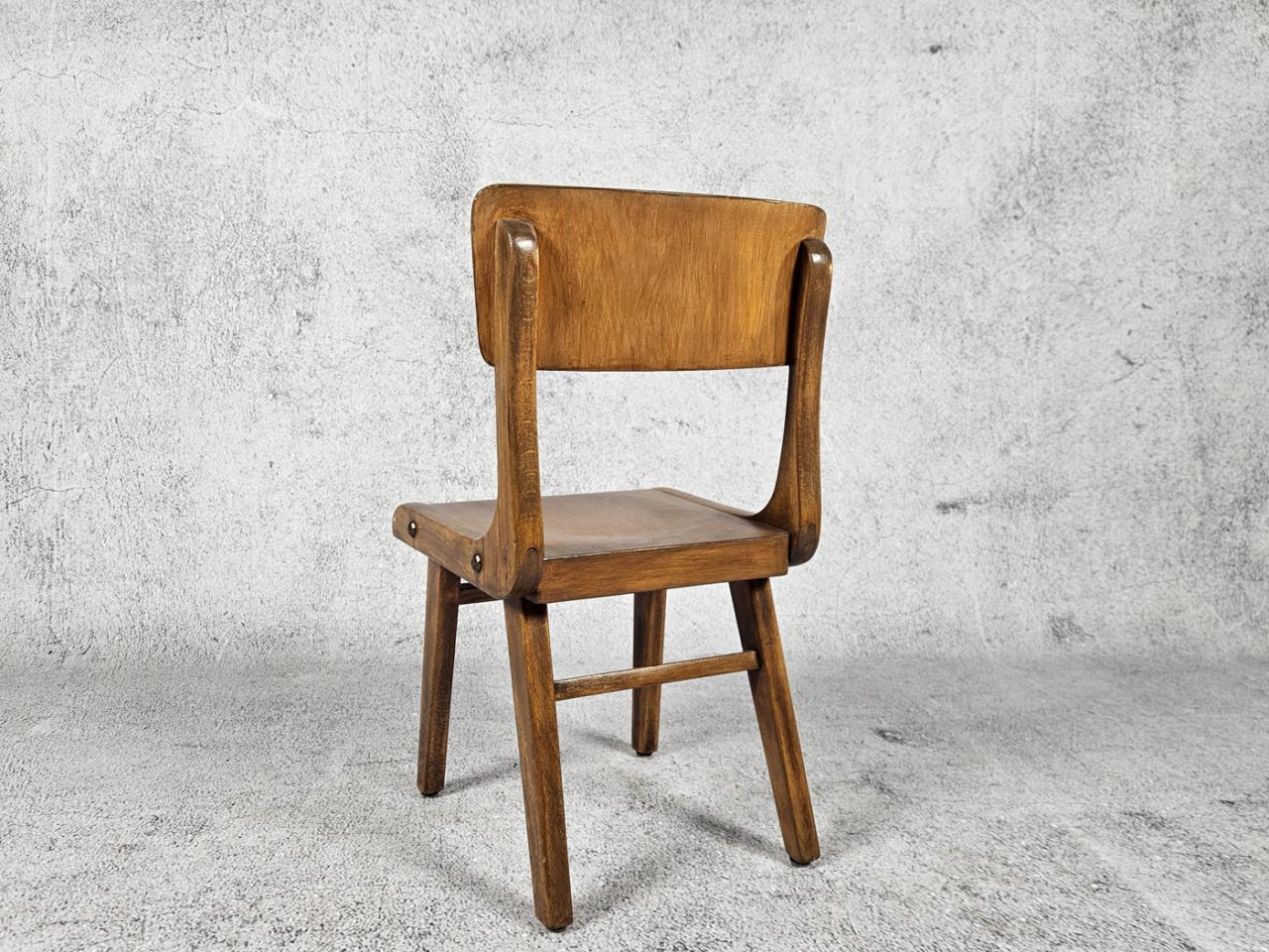 CHILDREN'S CHAIR