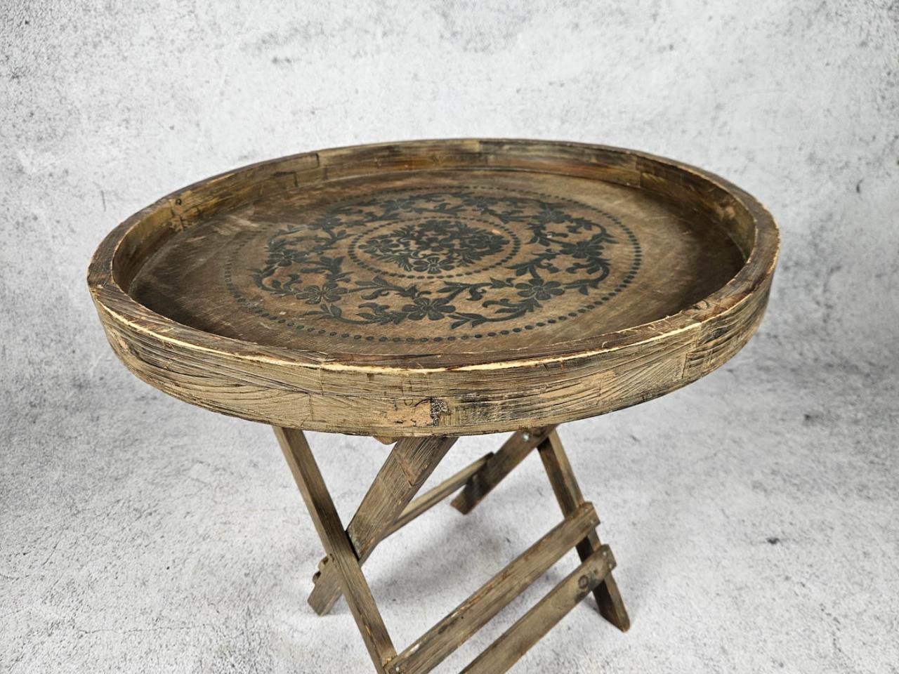 SMALL TABLE