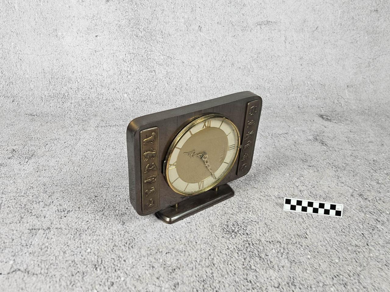 MANTEL CLOCK