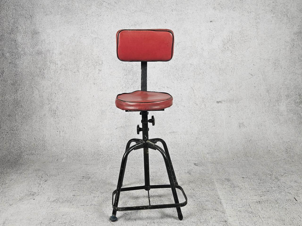 BARBER STOOL