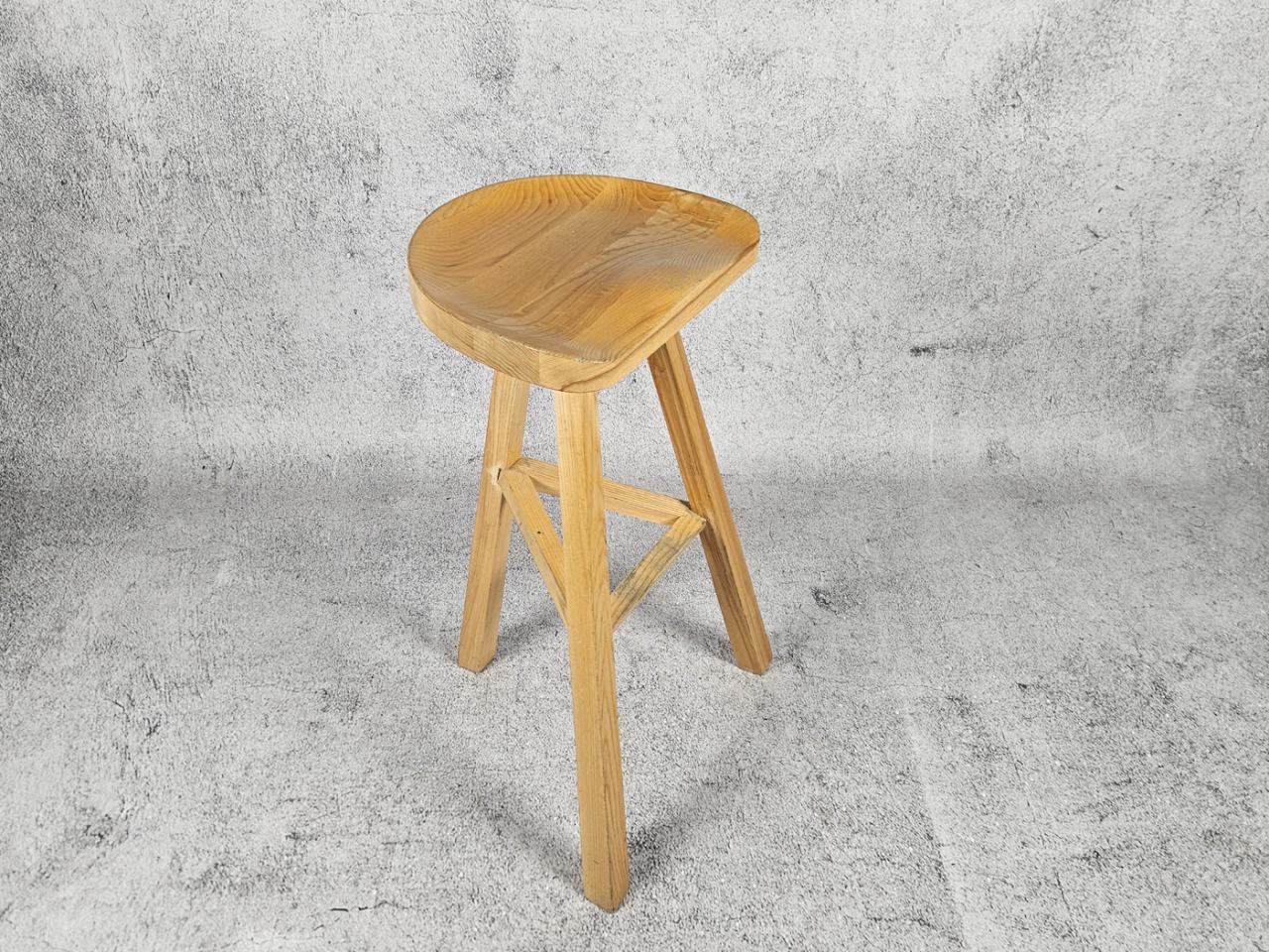 BAR STOOL