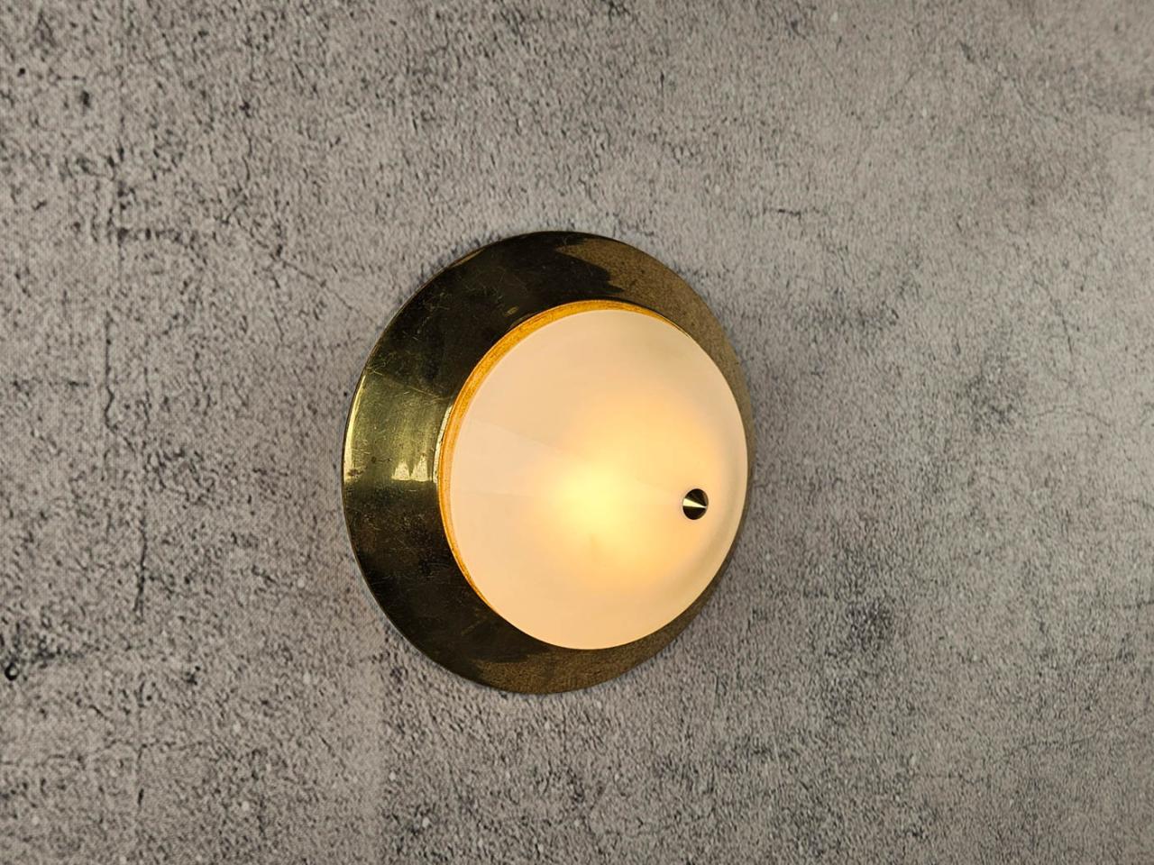 CEILING LIGHT