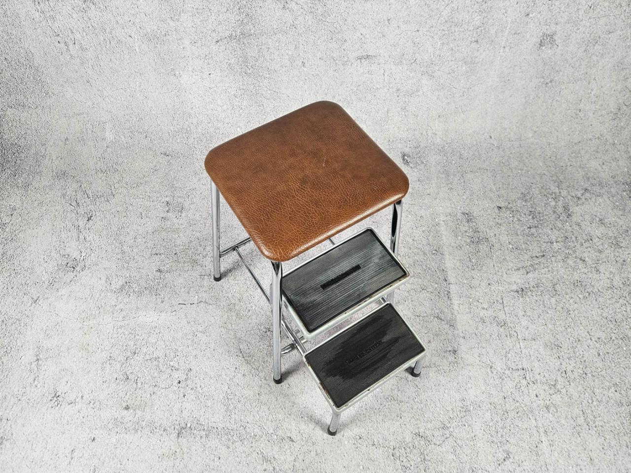 TABORET ZE SCHODKAMI