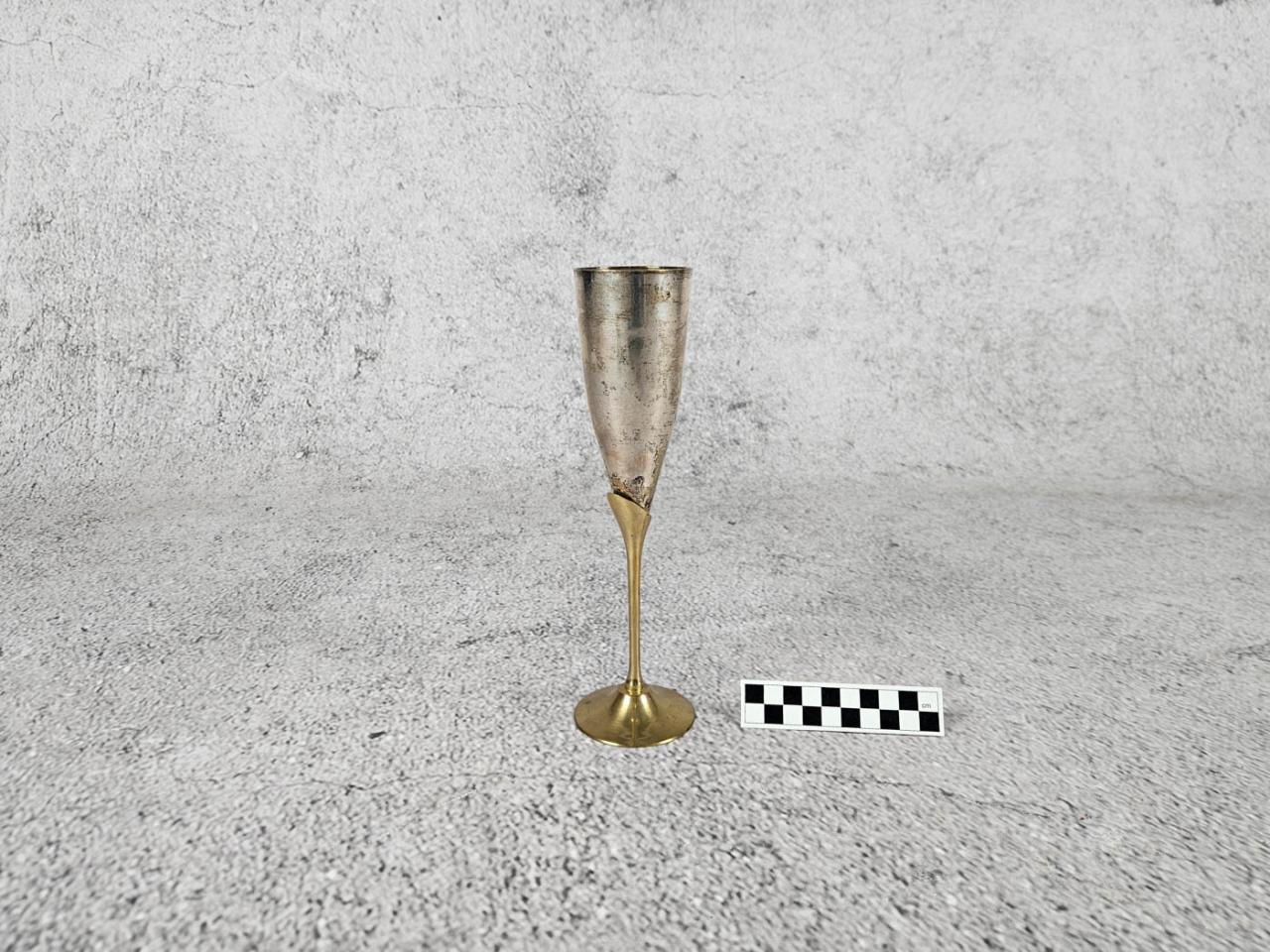 WINE GLASS