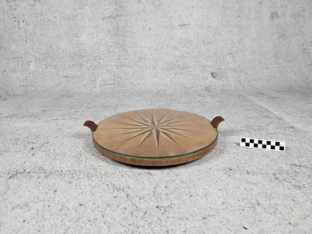 TRAY