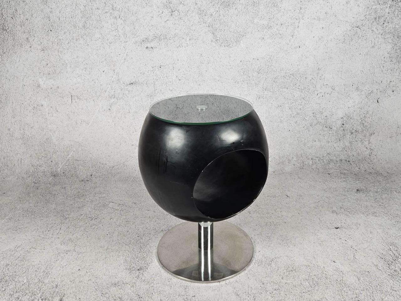 SMALL TABLE
