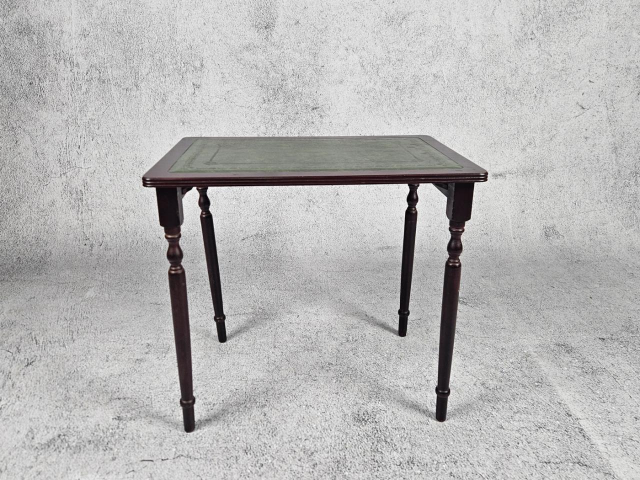 SMALL TABLE