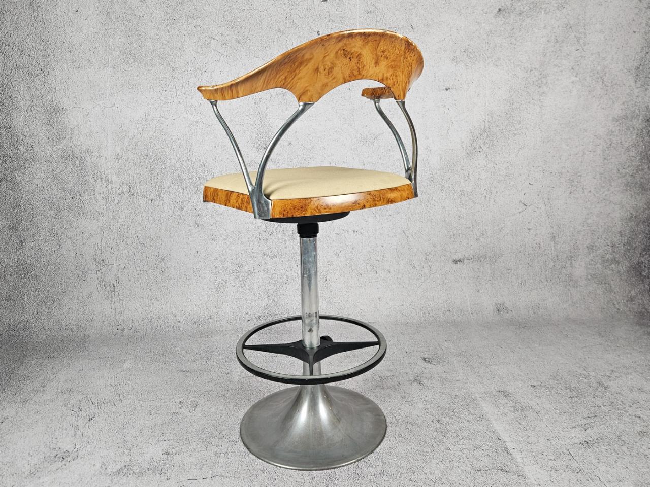 BAR STOOL