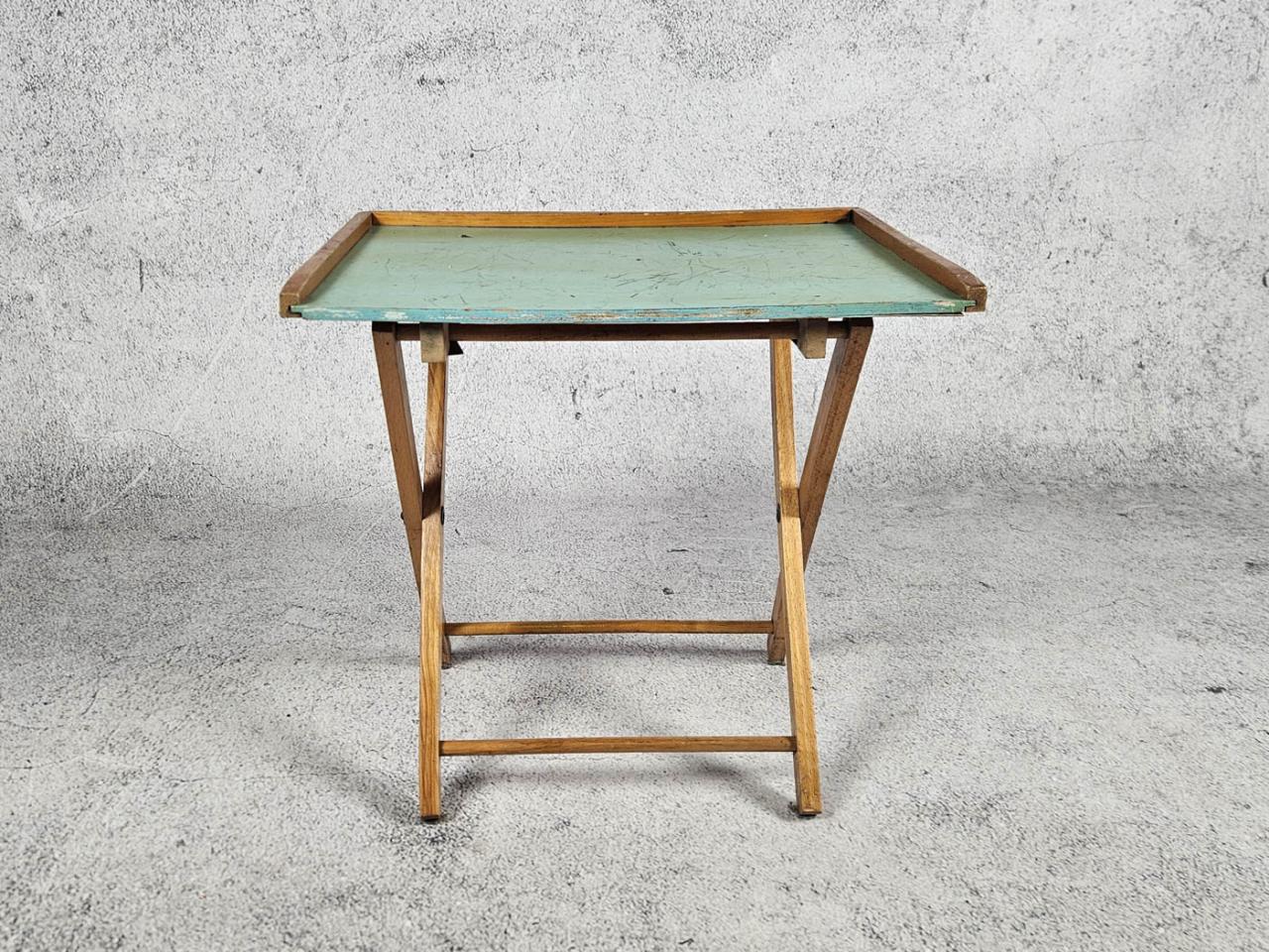 SCHOOL DESK