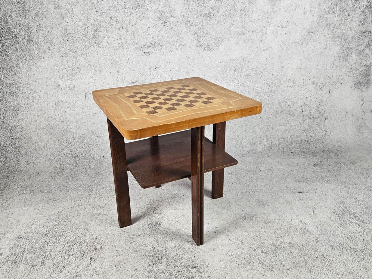 CHESS TABLE