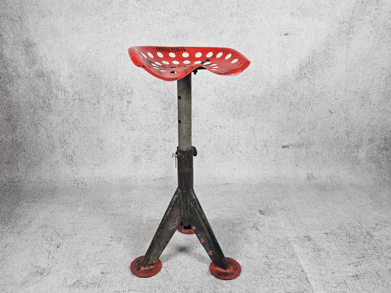 BAR STOOL