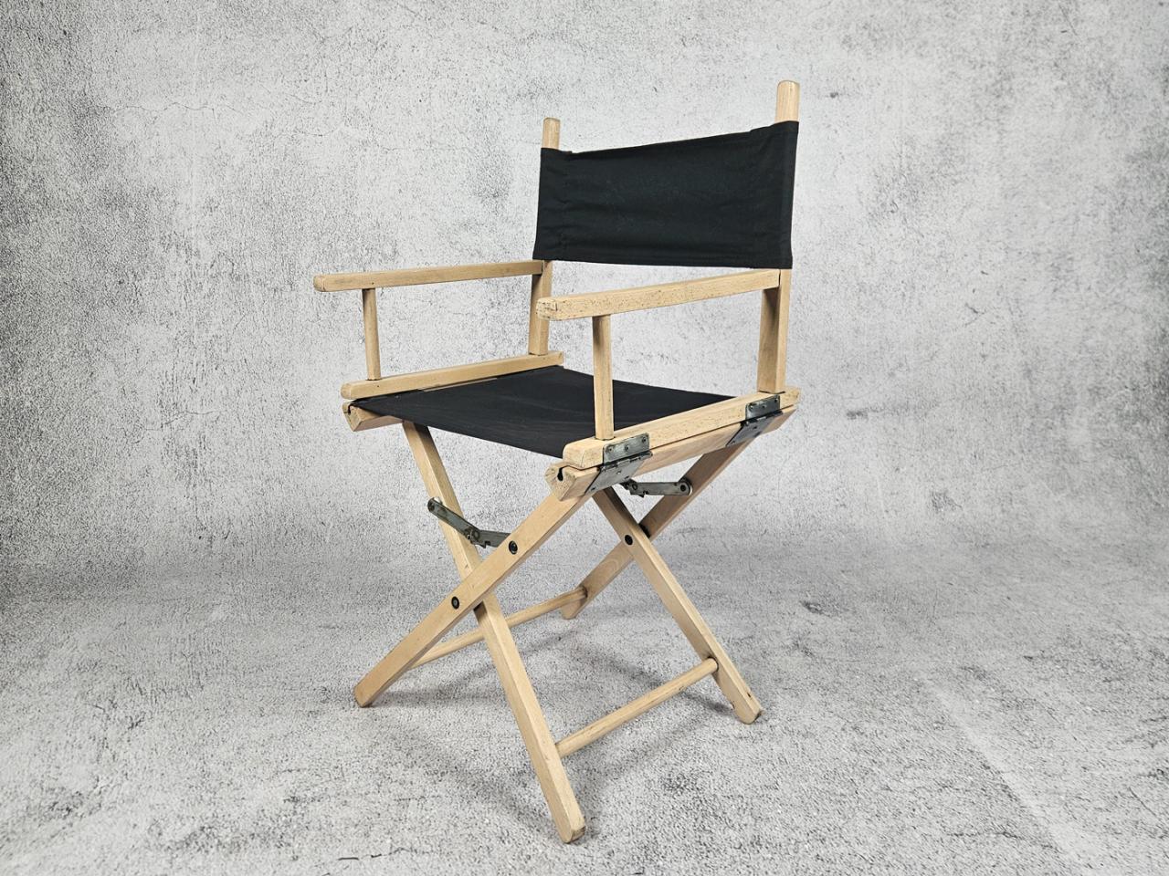DIRECTOR'S CHAIR