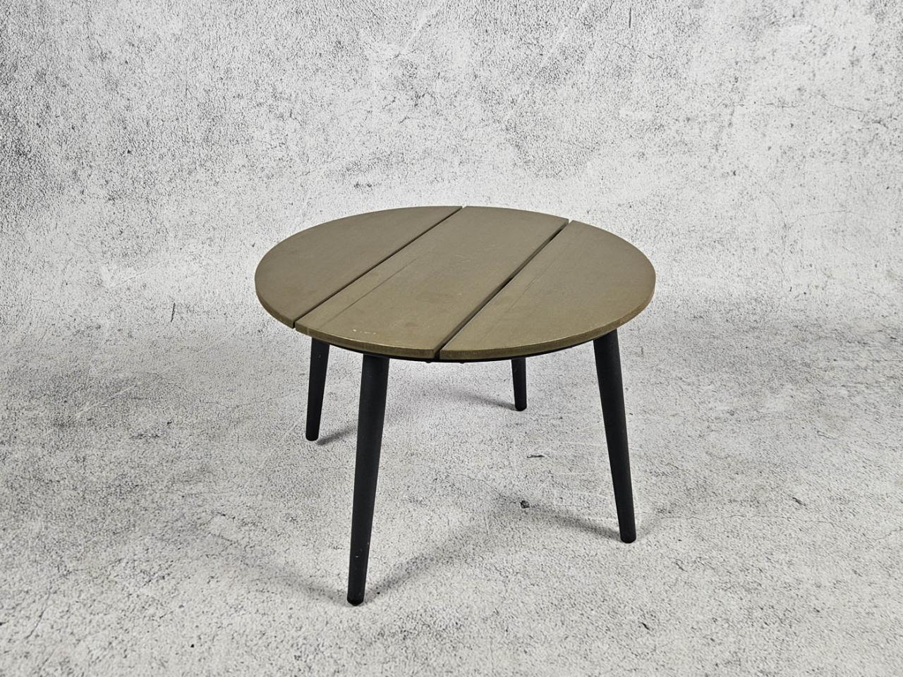 GARDEN TABLE