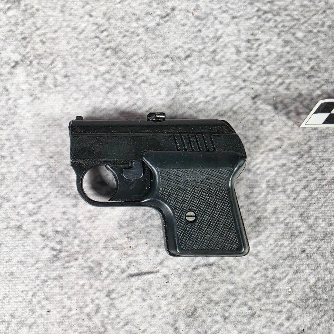 PISTOLET