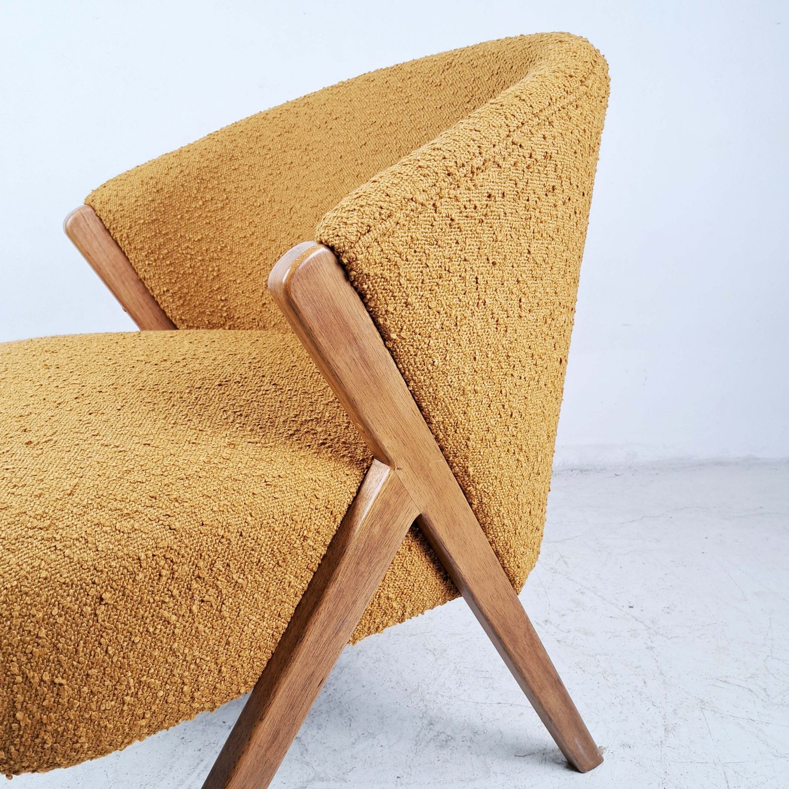 FOTEL BOUNCLE MUSTARD