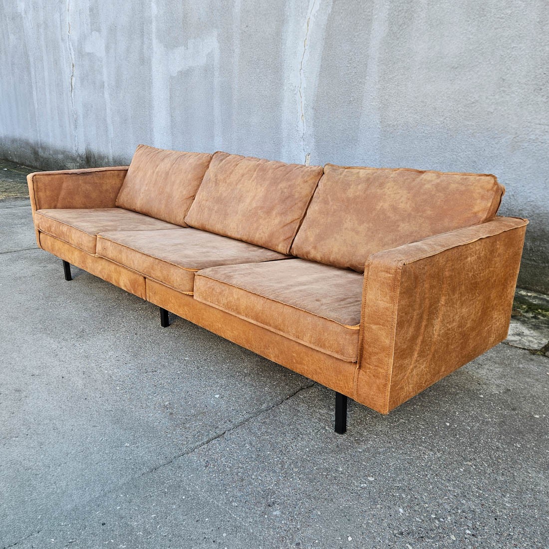 KANAPA SOFA