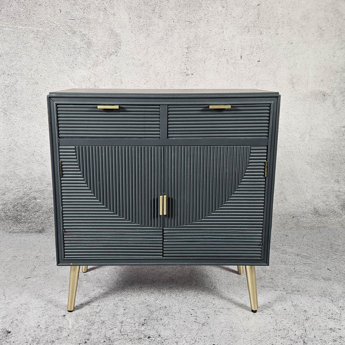 COMMODE CABINET