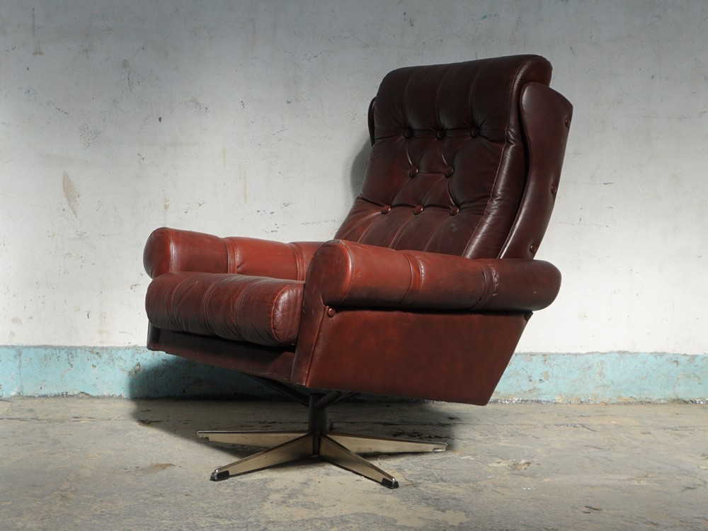FOTEL OBROTOWY CHESTERFIELD