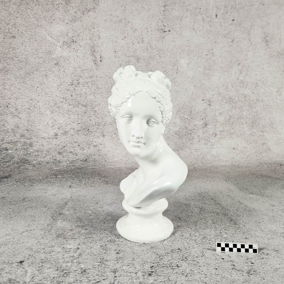 BUST, DECORATIVE FIGURINE