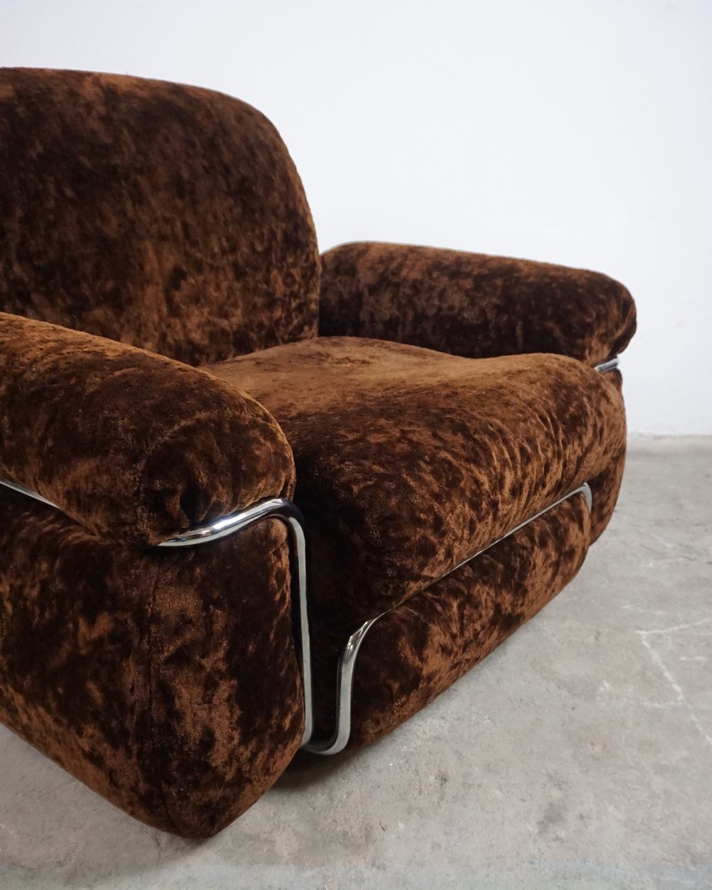 PLUSZOWY WŁOSKI FOTEL 70'S