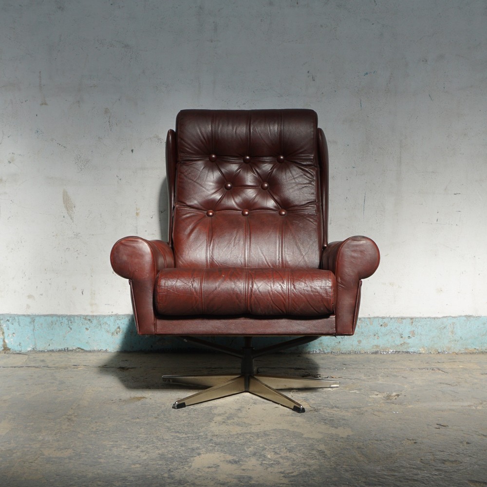 FOTEL OBROTOWY CHESTERFIELD