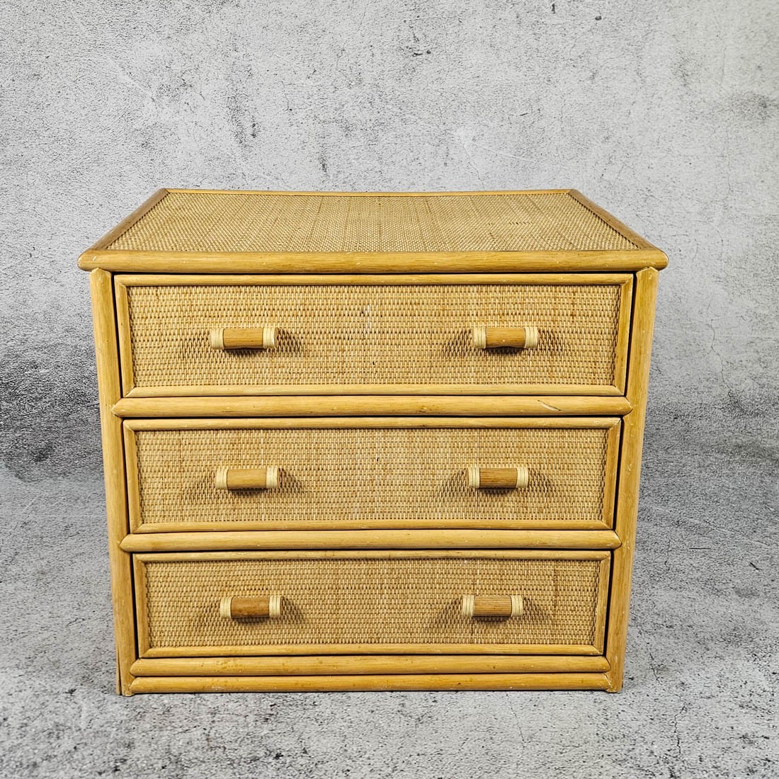 CHEST OF DRAWERS CABINET