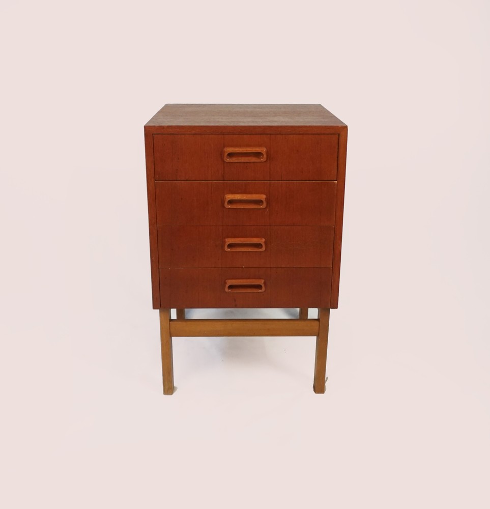 MAŁA KOMODA TEAK