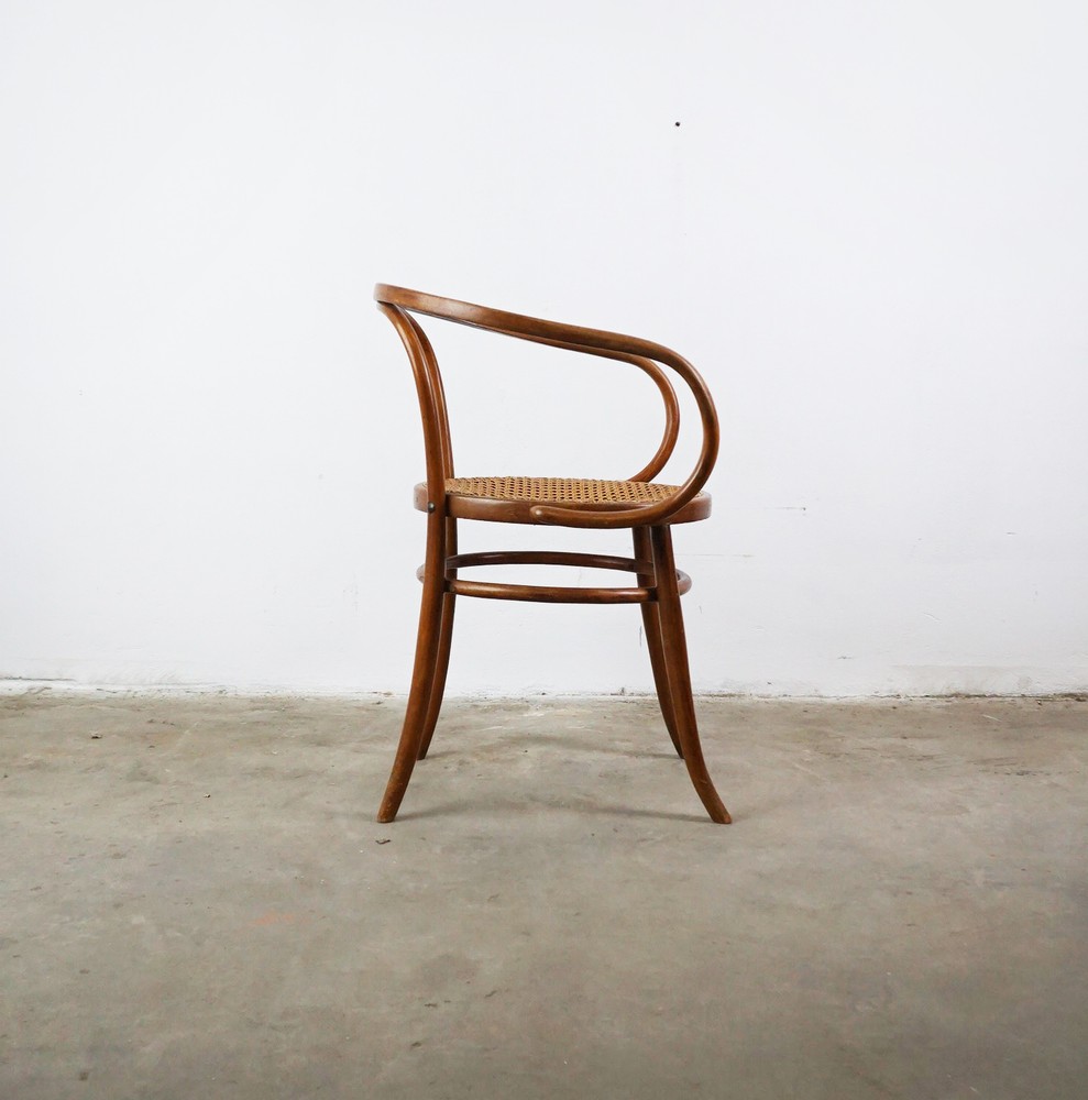 KRZESŁO THONET LE CORBUSIER