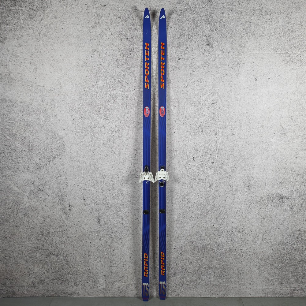 SKIS