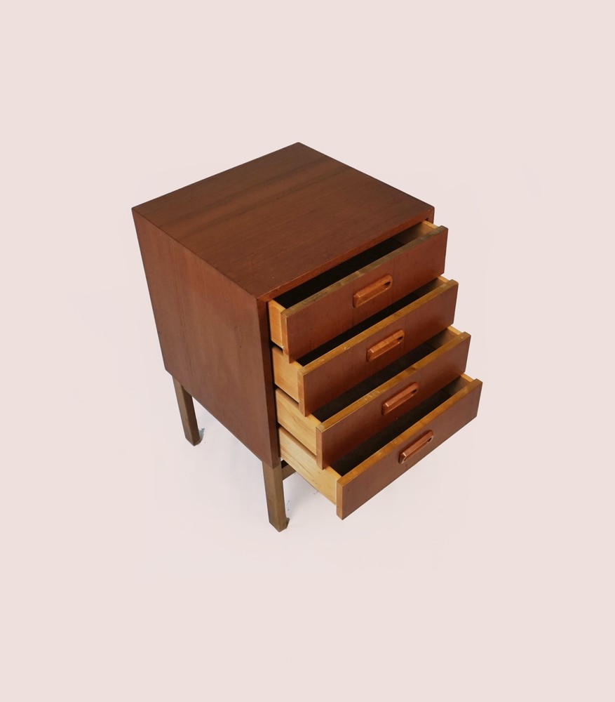MAŁA KOMODA TEAK