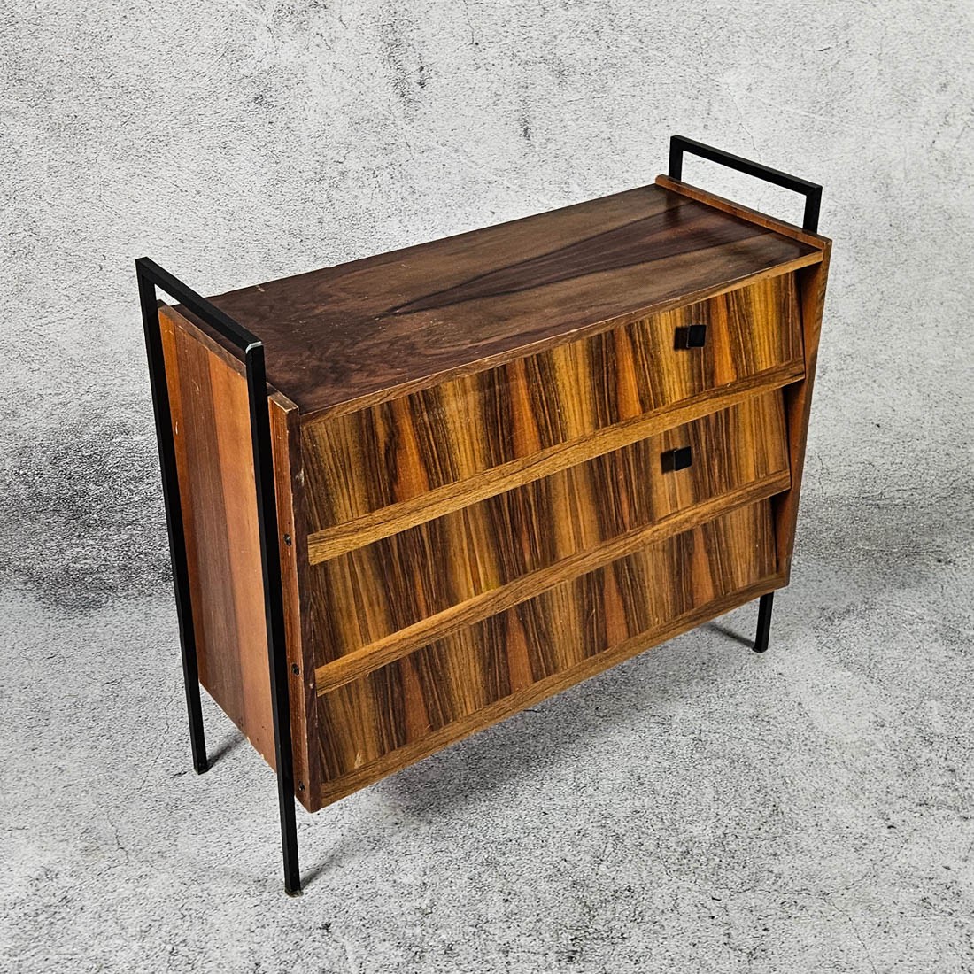 SHOE CABINET