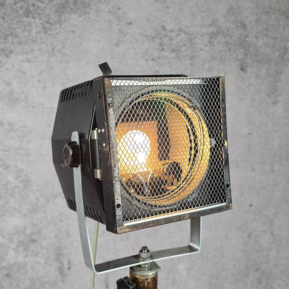 LAMPA FILMOWA