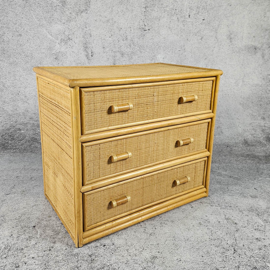 CHEST OF DRAWERS CABINET
