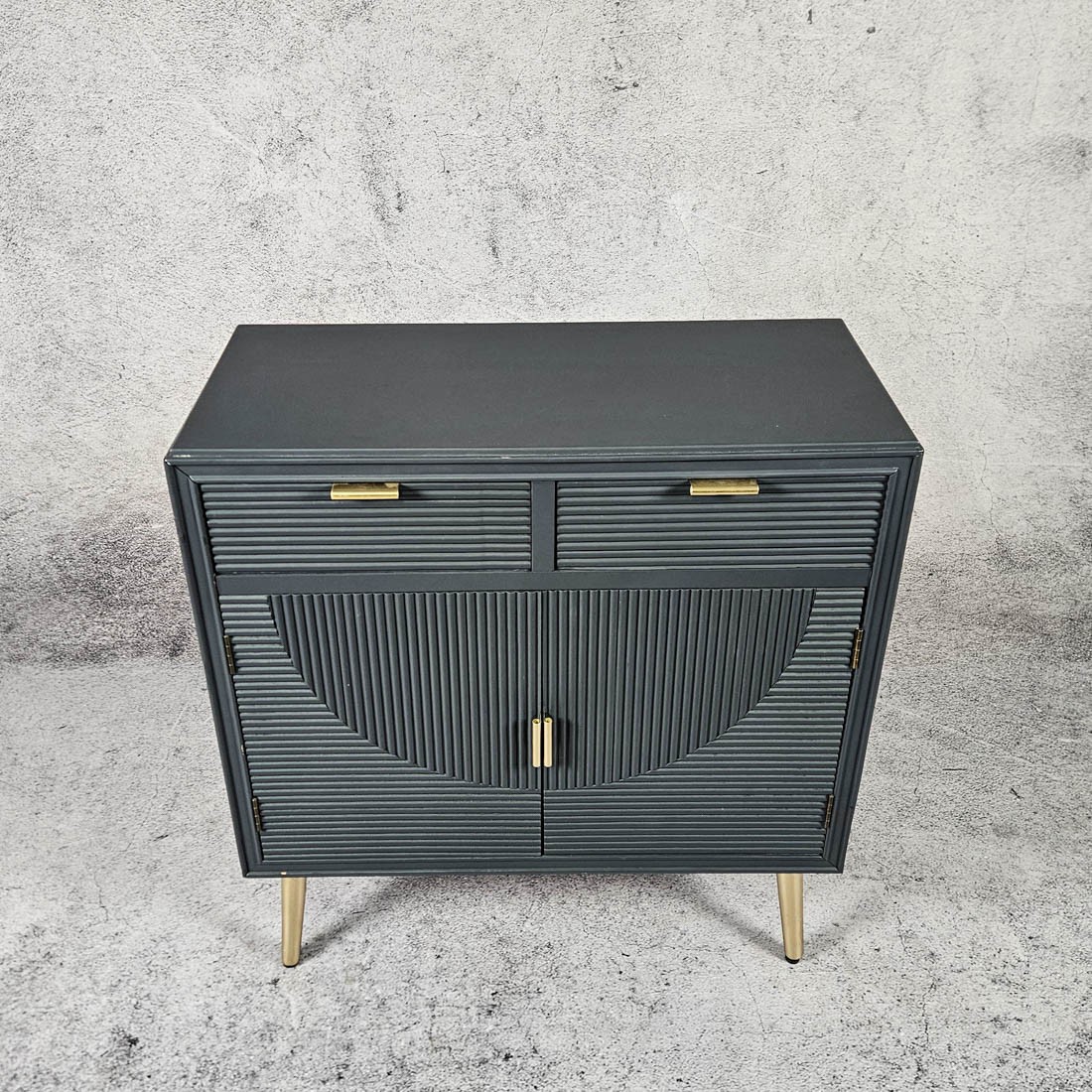 COMMODE CABINET