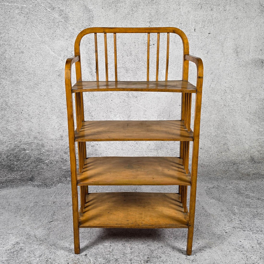 ETAGERE