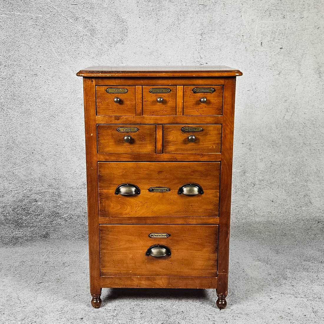 CHEST OF DRAWERS