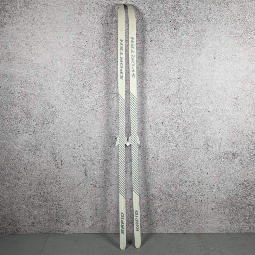 SKIS
