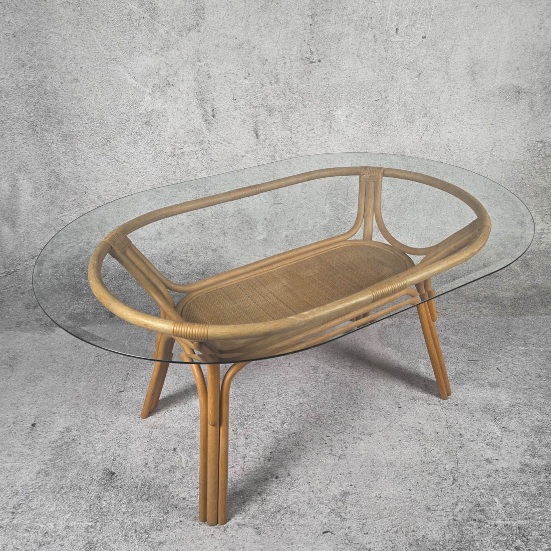 GARDEN TABLE